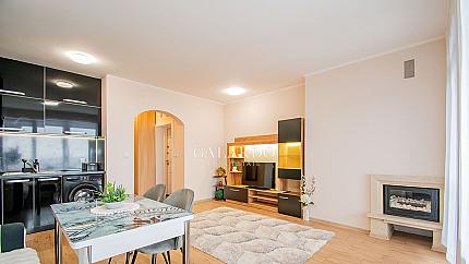 Стилно обзаведен двустаен апартамент в кв. Симеоново