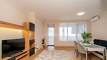 Стилно обзаведен двустаен апартамент в кв. Симеоново