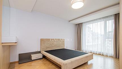 Чудесен тристаен апартамент в сграда с портиер, кв. Лозенец