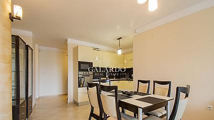 Spacious apartment next to James Boucher Metro Station