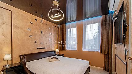 Stylishly furnished two-bedroom apartment in Simeonovo district