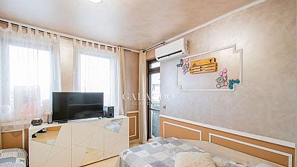 Stylishly furnished two-bedroom apartment in Simeonovo district