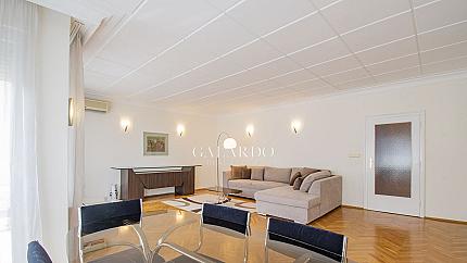 Просторен апартамент на метри от бул. Витоша