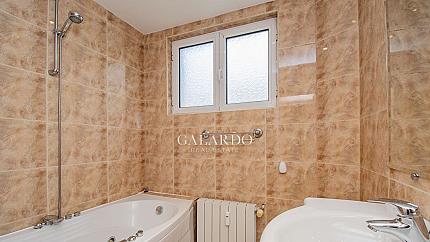 Просторен апартамент на метри от бул. Витоша