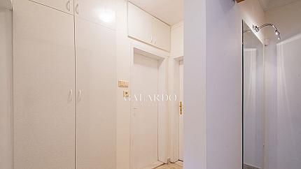 Просторен апартамент на метри от бул. Витоша