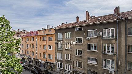 Просторен апартамент на метри от бул. Витоша