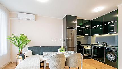 Стилно обзаведен двустаен апартамент в кв. Симеоново