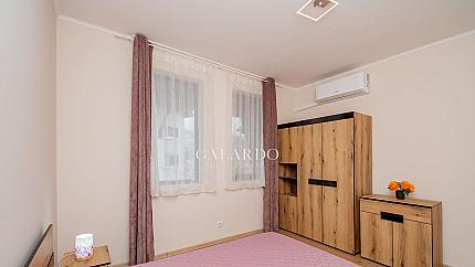 Стилно обзаведен двустаен апартамент в кв. Симеоново