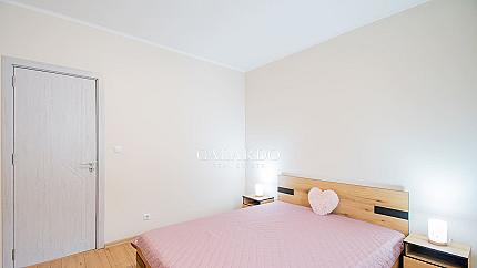 Стилно обзаведен двустаен апартамент в кв. Симеоново