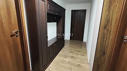 Тристаен апартамент под наем в кв. Лозенец