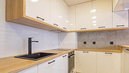 Стилен и луксозен дизайнерски двустаен мезонет под наем