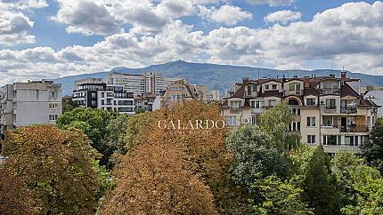 Стилен и луксозен дизайнерски двустаен мезонет под наем