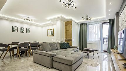 Луксозен апартамент с 3 спални в Младост 4