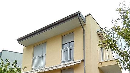 Луксозна къща под наем в затворен комплекс в Малинова долина