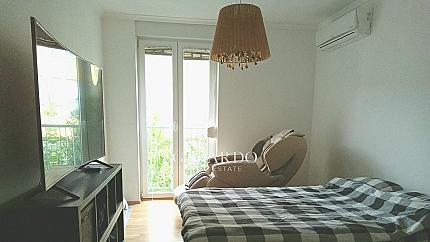 Луксозна къща под наем в затворен комплекс в Малинова долина