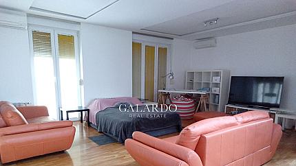 Луксозна къща под наем в затворен комплекс в Малинова долина