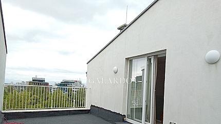 Луксозна къща под наем в затворен комплекс в Малинова долина