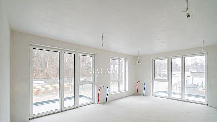 Three-bedroom apartment for sale in Krasno Selo