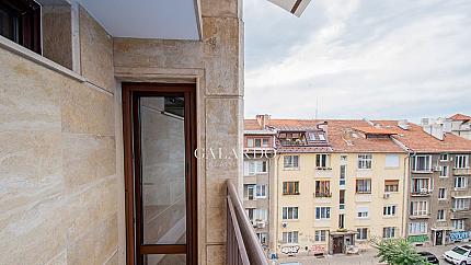 Прекрасен четиристаен апартамент до пл.Народно събрание