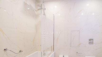 Просторно жилище в представителна сграда