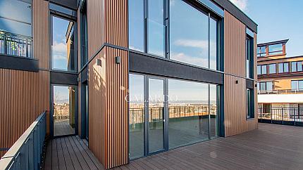 Четиристаен апартамент с панорамни гледки за продажба в Бояна