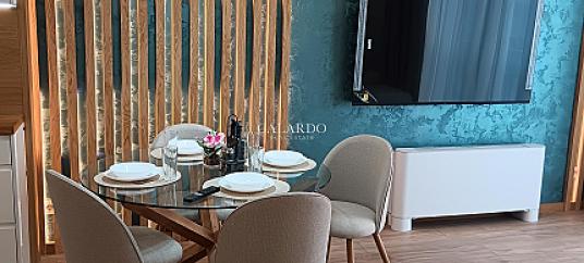 Луксозен двустаен  апартамент в центъра за първи наематели