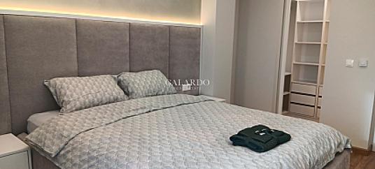 Луксозен двустаен  апартамент в центъра за първи наематели