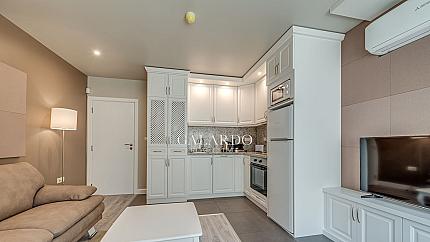 Стилен и уютен тристаен апартамент с прекрасна локация в центъра на София