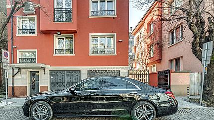 Стилен и уютен двустаен апартамент под наем в центъра на София