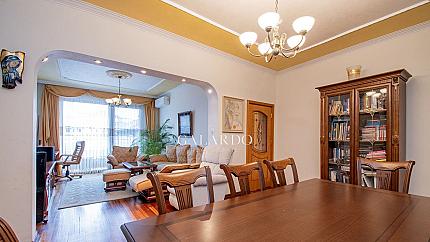 Тристаен  апартамент под наем в топ център