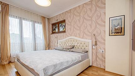 Тристаен  апартамент под наем в топ център