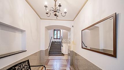 Тристаен  апартамент под наем в топ център