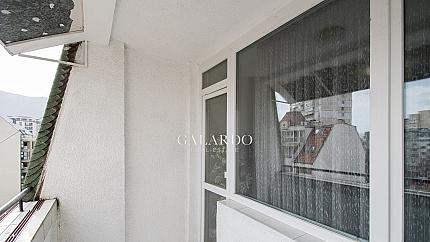 Тристаен апартамент с отлична локация в Бъкстон