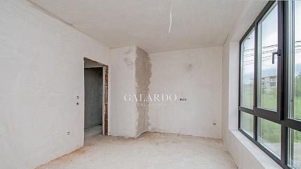 Detached modern house near the "Kambanite" Park