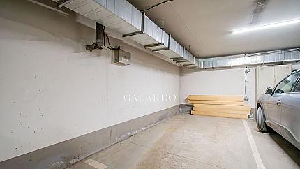 Четиристаен апартамент с подземен гараж в Симеоново