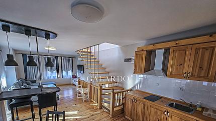 Романтичен мезонет с две спални под наем в сърцето на Стария Град