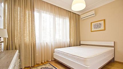 Тристаен апартамент на бул. Витоша