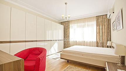 Тристаен апартамент на бул. Витоша