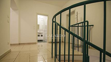 Просторен мезонет с панорамна гледка към Витоша