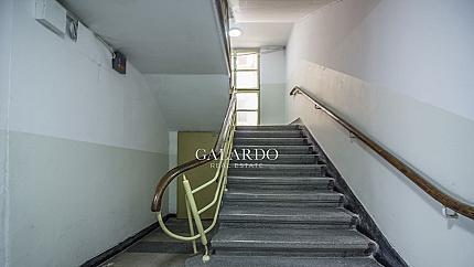 Реновиран многостаен апартамент на бул.Цар Освободител, кв.Докторски паметник