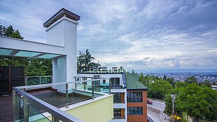 Чисто нов четиристаен апартамент  под наем в кв. Бояна