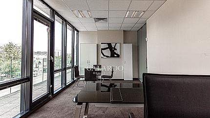 Модерен оборудван офис в сграда клас А на бул.Черни връх, кв.Лозенец