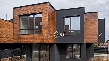 Detached modern house near the "Kambanite" Park