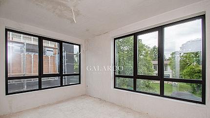 Detached modern house near the "Kambanite" Park