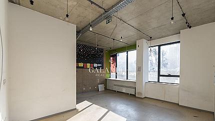 Магазин в луксозна сграда на бул. Дондуков