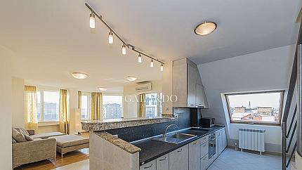 Панорамен четиристаен апартамент в Централната част на столицата