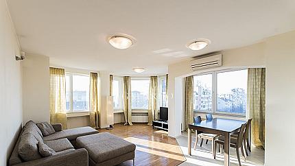 Панорамен четиристаен апартамент в Централната част на столицата