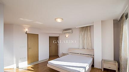 Панорамен четиристаен апартамент в Централната част на столицата