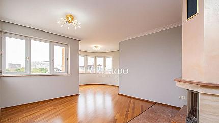 Spacious apartment with a prestigious location in Ivan Vazov district, meters from Vitosha Blvd.