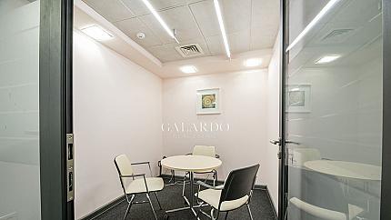 Офис с тераса в сграда клас А